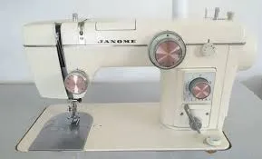 نحوه کار با چرخ خیاطی ژانومه 802 قدیمی + (نخ کردن، پرکردن ماسوره و نحوه دوخت)