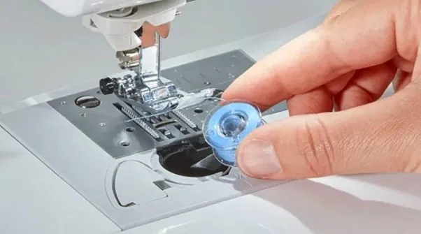 جا انداختن ماکو در چرخ خیاطی جک: +(راهنمای گام به گام برای تنظیم درست ماکو)